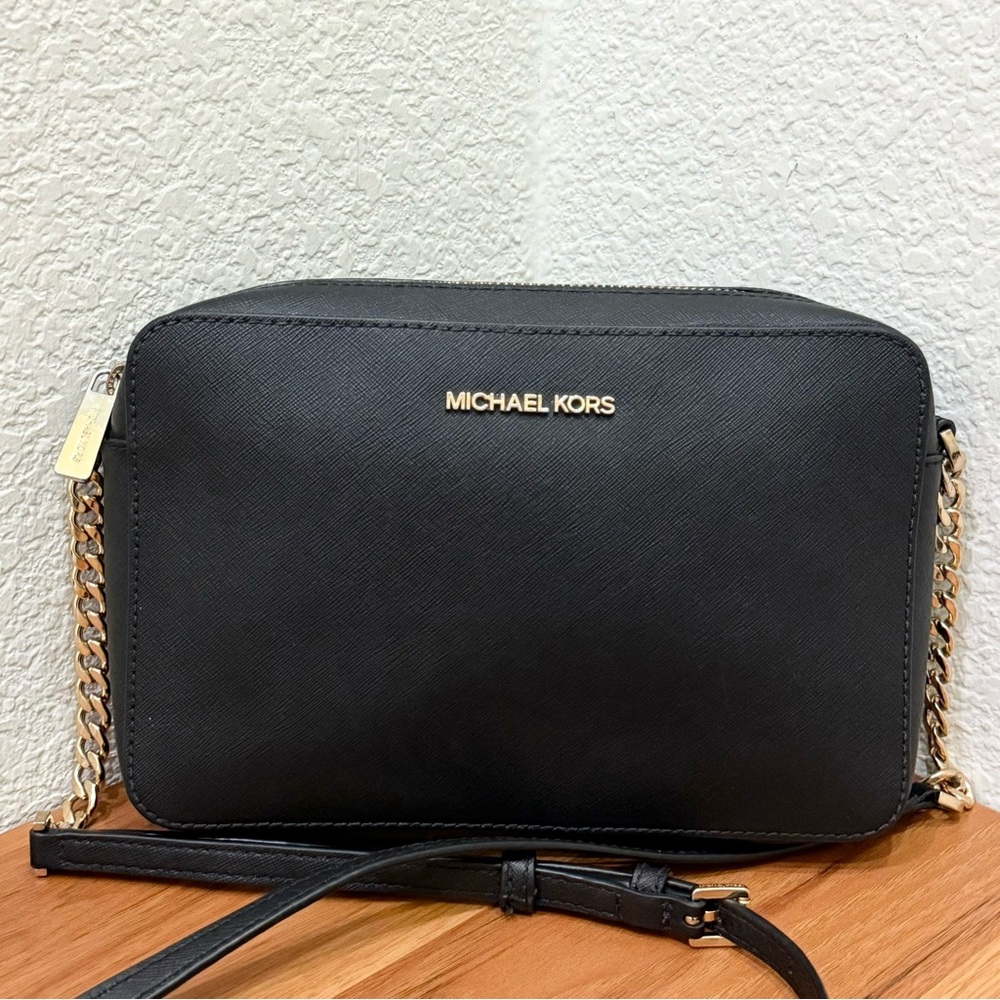 MICHAEL KORS Black Jet Set Large Saffiano Leather Gold Chain Crossbody Bag